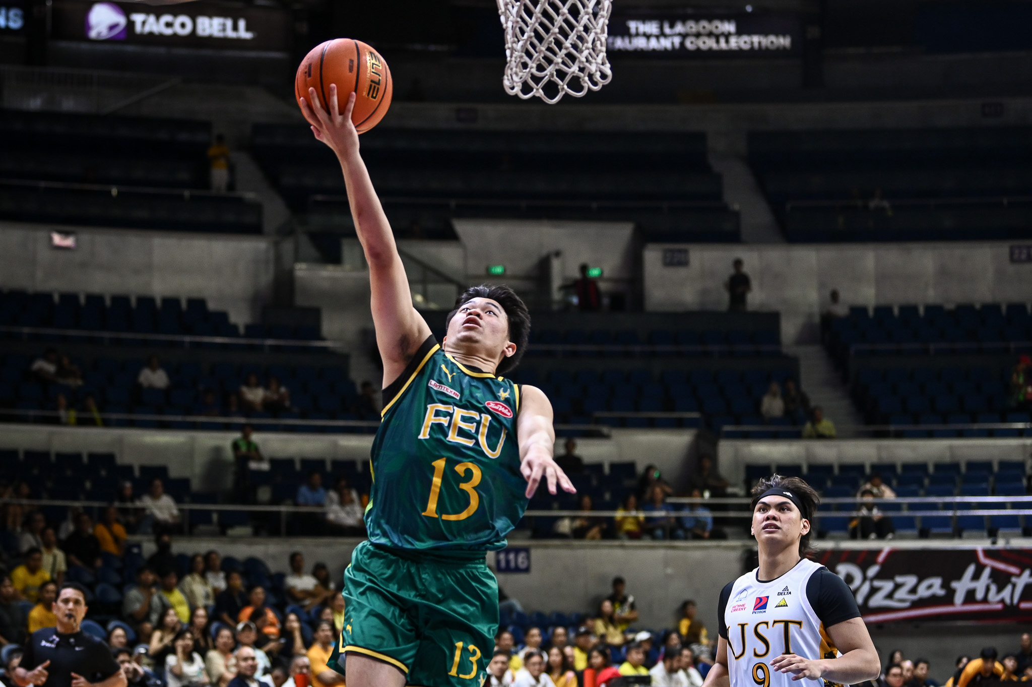 UAAP88-MBB-Janrey-Pasaol-9934 FEU holds off UST, awaits Ateneo-La Salle to determine UAAP Men's Basketball playoff fate Basketball FEU News UAAP UST - philippine sports news