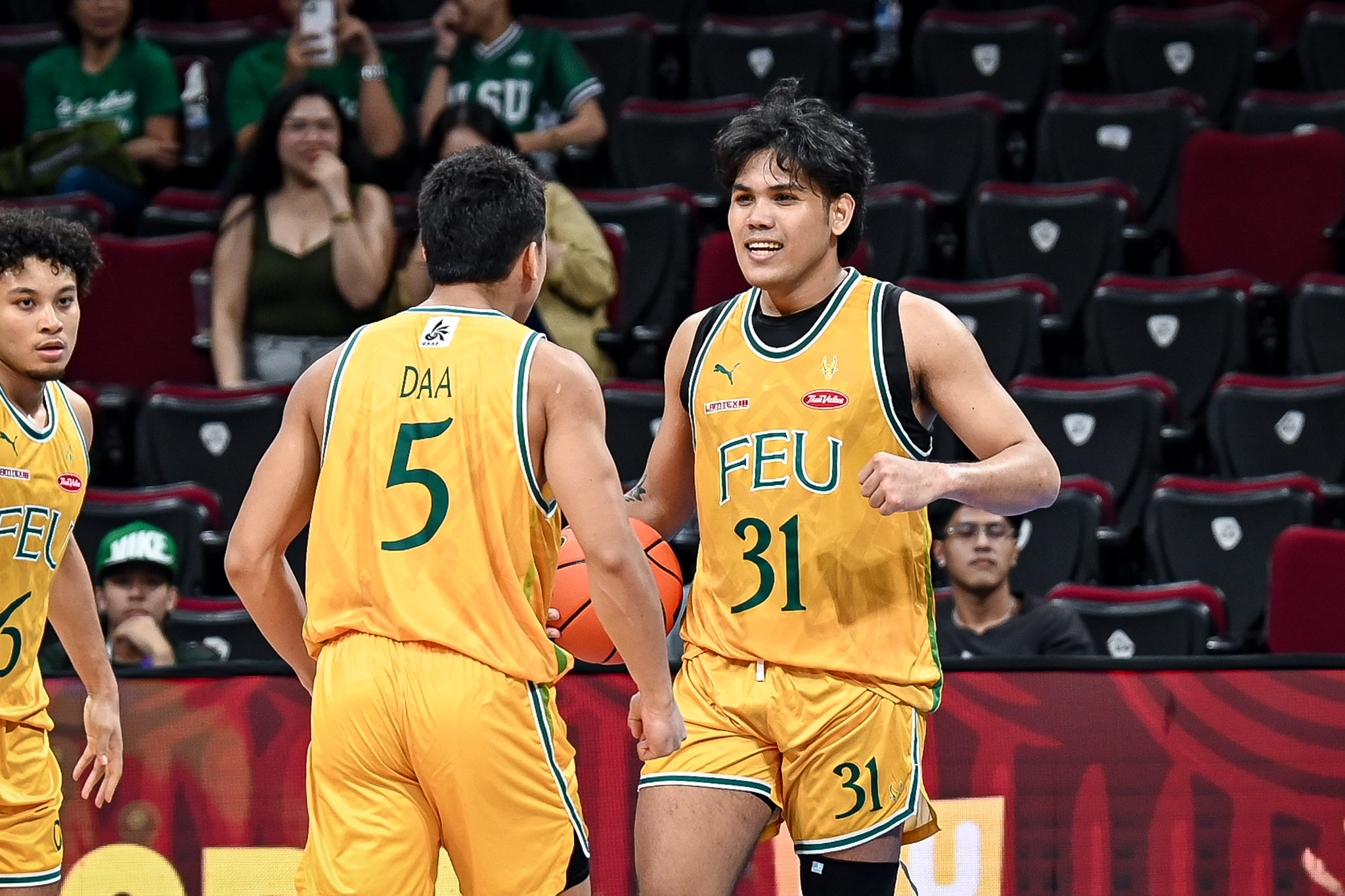 UAAP88-MBB-KIRBY-MONGCOPA-7017 Kirby Mongcopa relishes duel with Ced Manzano Basketball FEU News UAAP - philippine sports news