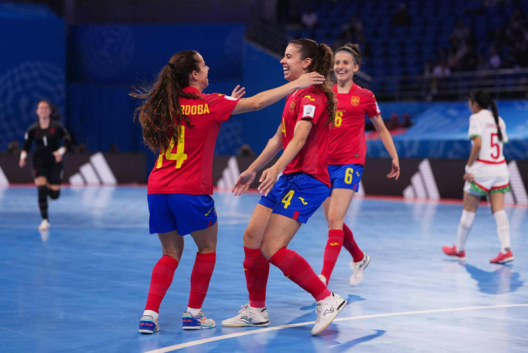 Spain's futsal team celebrates their win in the 2025 FIFA Futsal Women’s World Cup