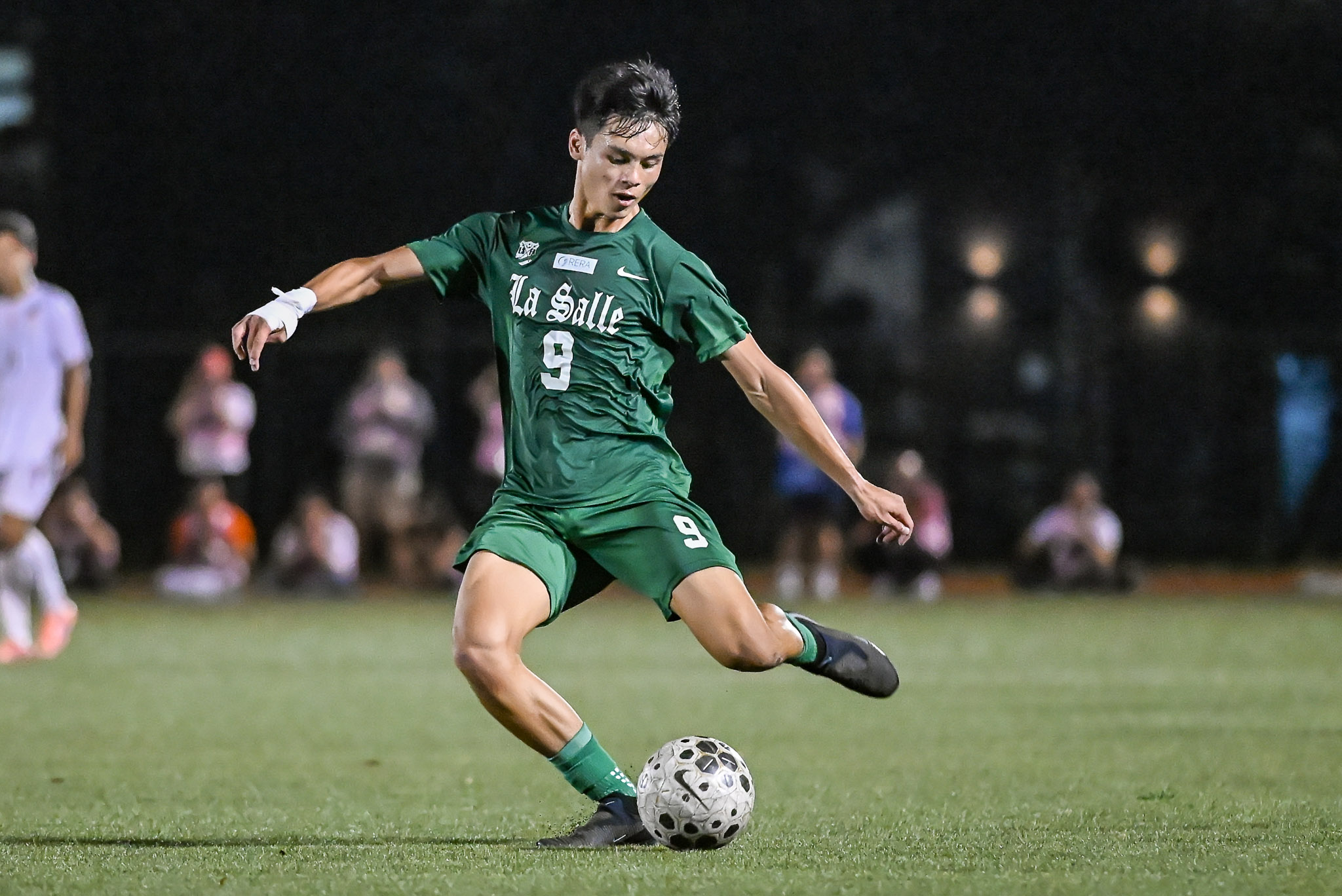 UAAP-88-MFB-DLSU-vs.-UP-Alonso-Aguilar-3199 John Gaverza brace propels La Salle past UP to UAAP Men's Football Final Four DLSU Football News UAAP UP - philippine sports news