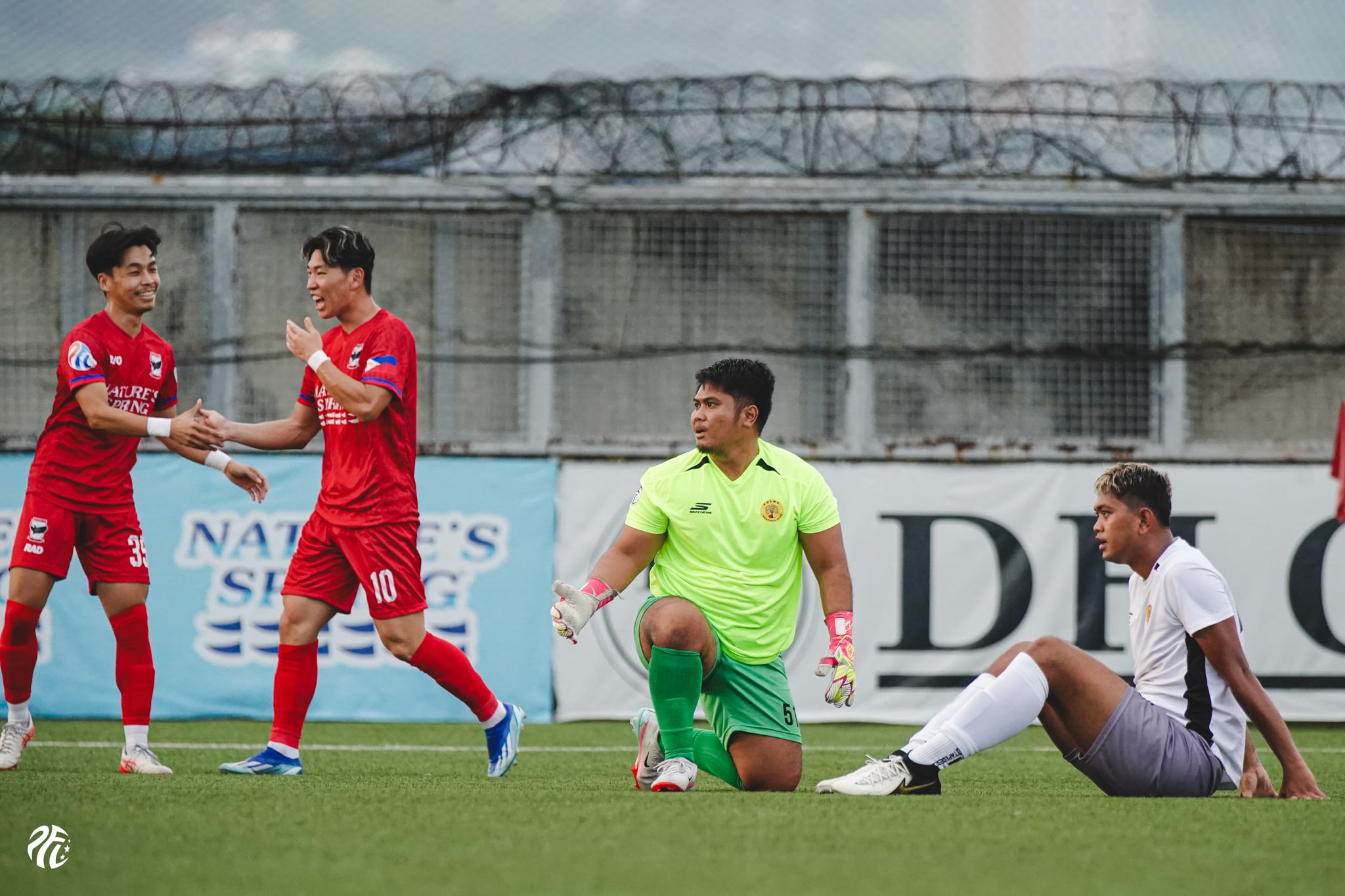 2025-26-PFL-Cebu-def-Tuloy-Chrisjan-Tambilawan 10-man Taguig stuns Kaya-Iloilo, shares top spot in PFL Football News PFL - philippine sports news