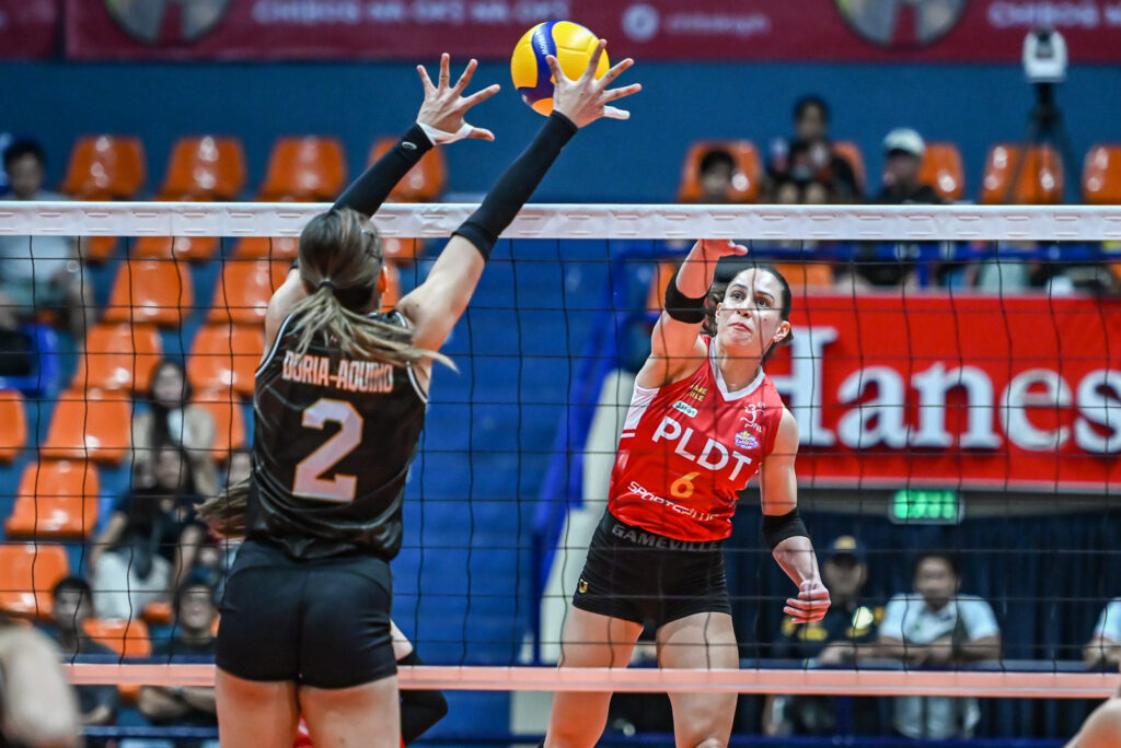 PVL-AFC-26-PLDT-vs.-Cignal-Savi-Davison-4428-1024x684 Cignal bounces back, deals PLDT first loss News PVL Volleyball - philippine sports news