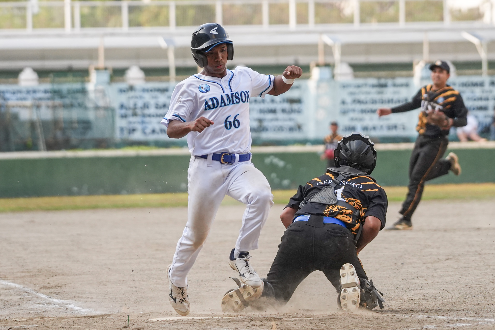 UAAP88-BASEBALL-MENS_-ADU-vs-UST_-ADU_-BACARISAS-07650 James Nisnisan stars as Adamson edges UST to close UAAP Men's Baseball opening day AdU Baseball News UAAP UST - philippine sports news