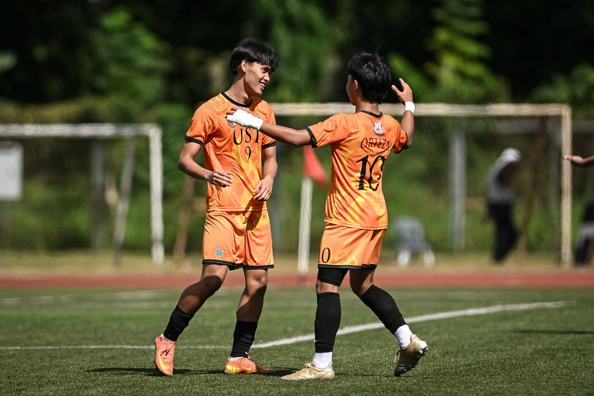 UAAP88-HS-Football-Agos-Alingalan-5751 FEU-D roars to top spot in UAAP Boys Football with rout of Ateneo ADMU DLSU FEU Football News UAAP UST - philippine sports news