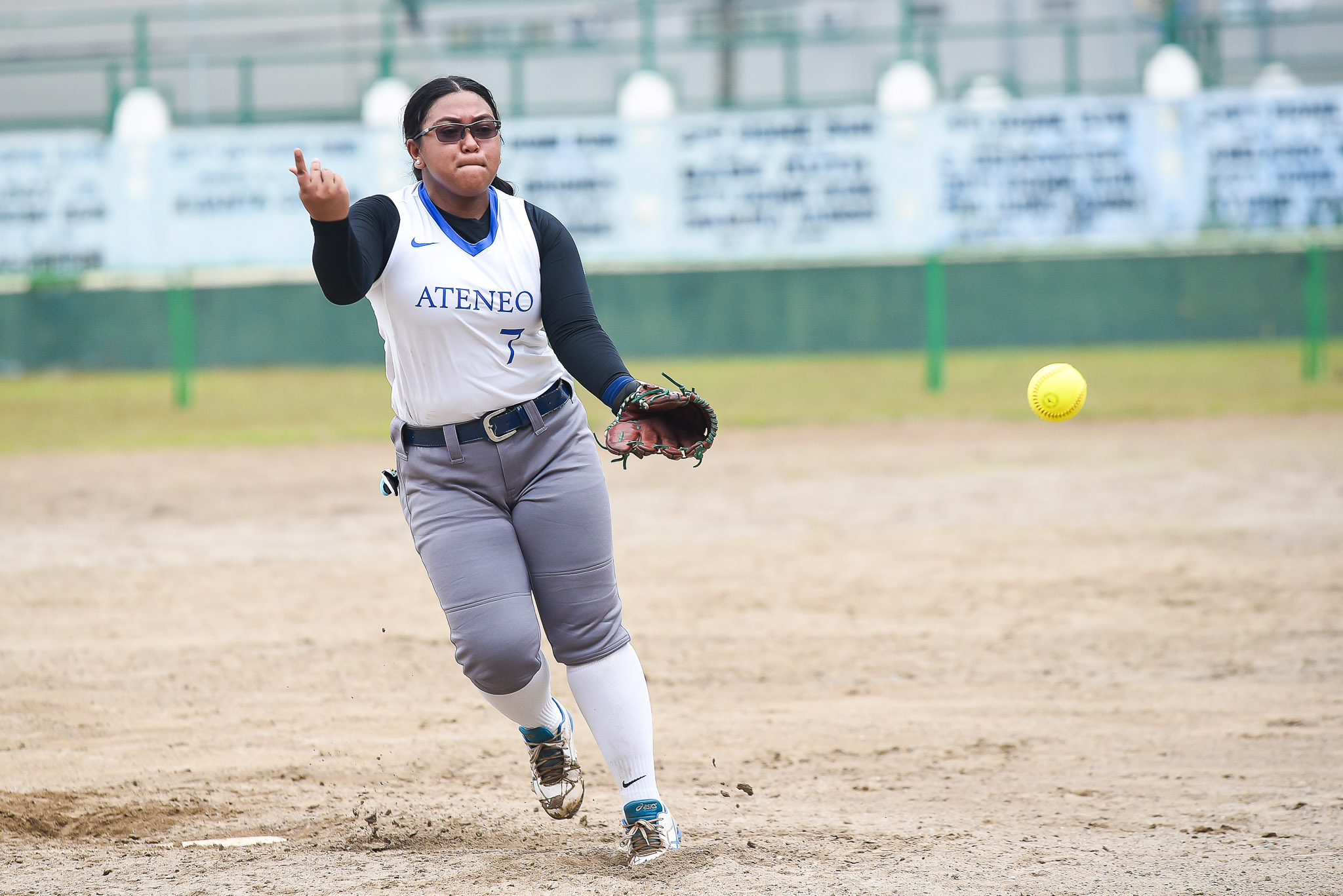 UAAP88-SOFTBALL-ATENEO-vs-UP-ROMANO-MARVELOUS-8184 Francisco, Romero-Salas power UP to mercy-rule win over Ateneo in UAAP Softball ADMU News Softball UAAP UP - philippine sports news