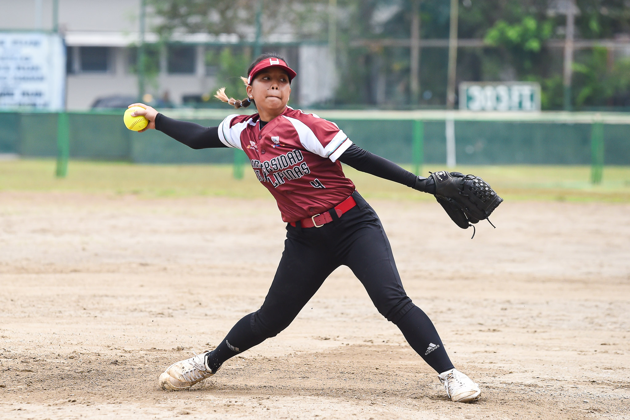 UAAP88-SOFTBALL-ATENEO-vs-UP-VALINO-KACELYN-8082 Francisco, Romero-Salas power UP to mercy-rule win over Ateneo in UAAP Softball ADMU News Softball UAAP UP - philippine sports news