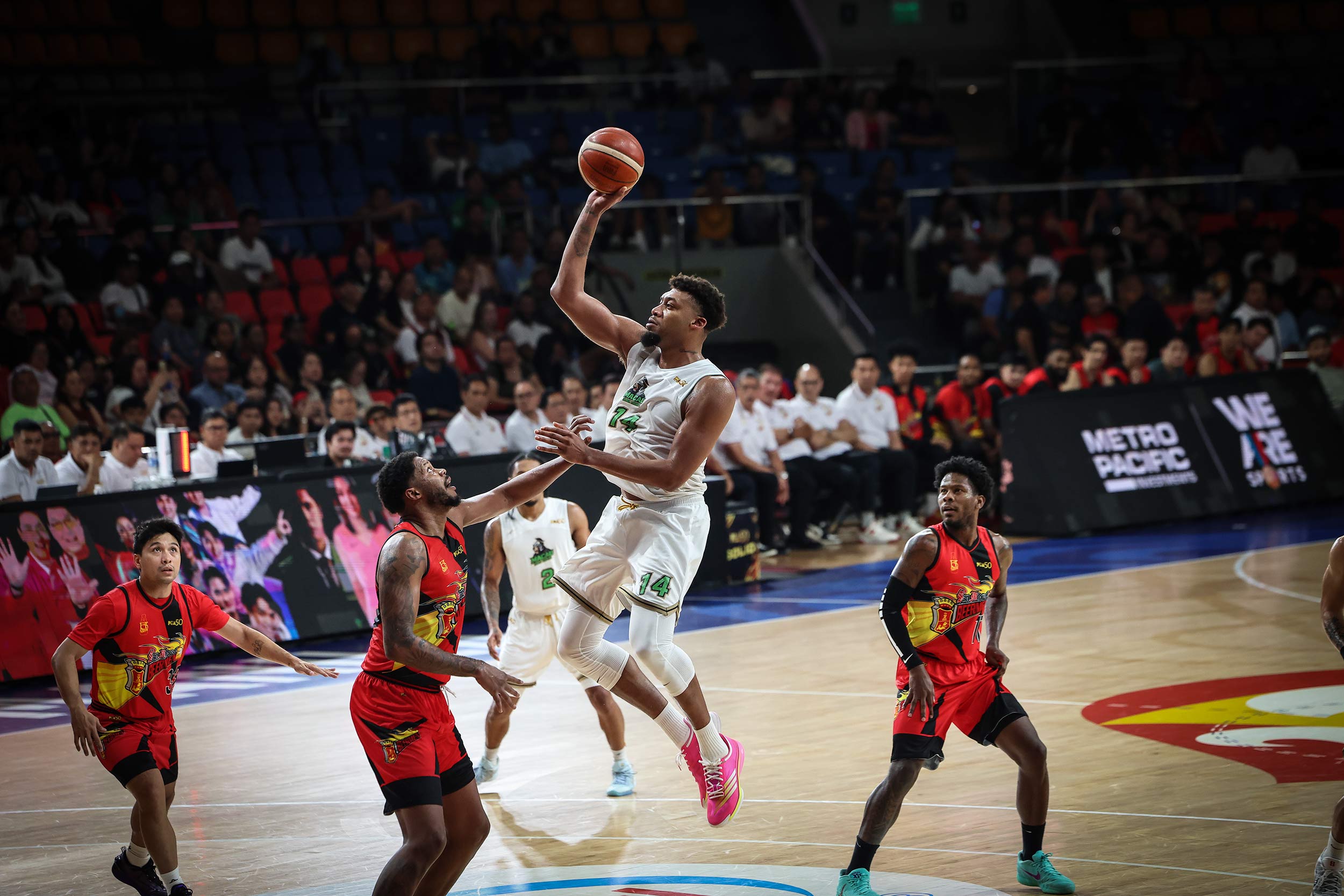 2026-PBA-Commissioners-Cup-San-Miguel-vs-Macau-Tony-Mitchell Justin Patton delivers in PBA debut as San Miguel cruises past Macau Basketball News PBA - philippine sports news