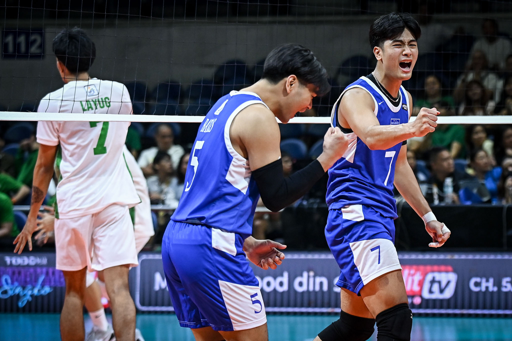 UAAP-88-MVB-DLSU-vs.-ADMU-Rodge-Alejos-6190 Ateneo survives La Salle's upset attempt, scores second win in UAAP Men's Volleyball ADMU DLSU News UAAP Volleyball - philippine sports news