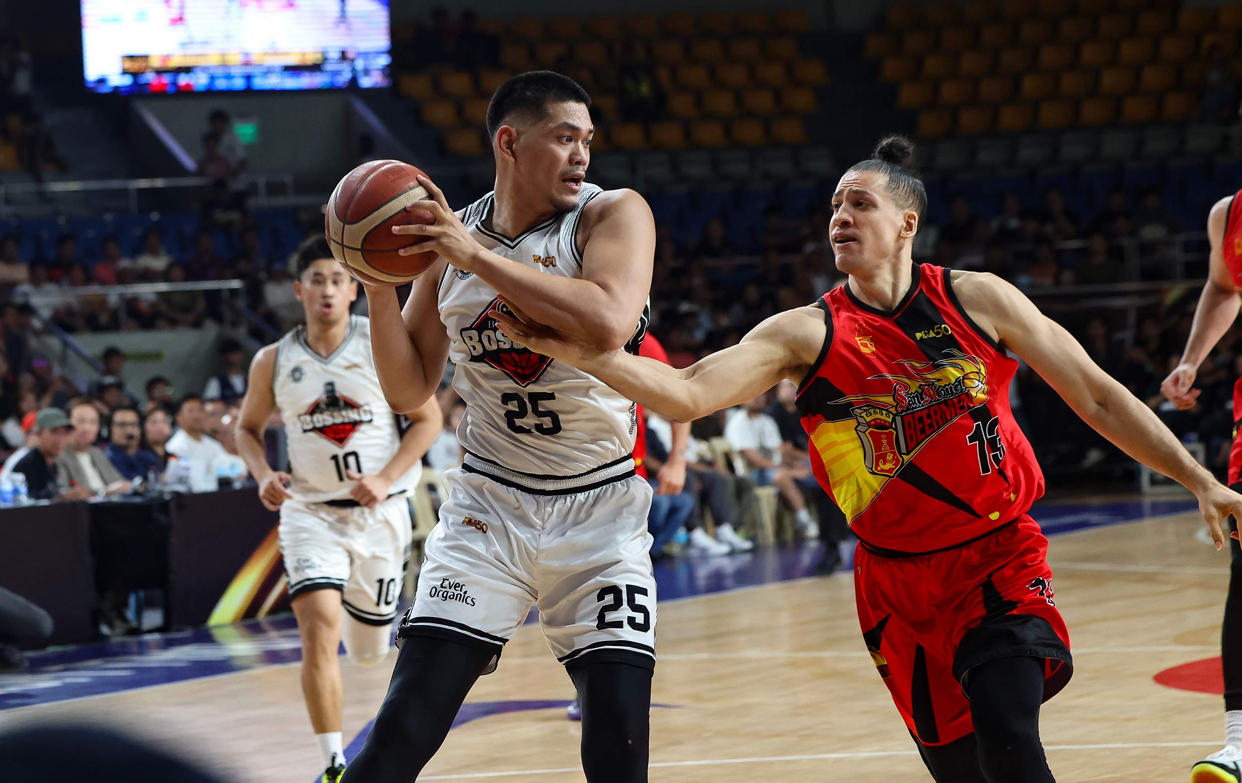 2026-PBA-Commissioners-Cup-San-Miguel-vs-Blackwater-Christian-David Blackwater shocks San Miguel in comeback win for Pat Aquino’s first PBA victory Basketball News PBA - philippine sports news