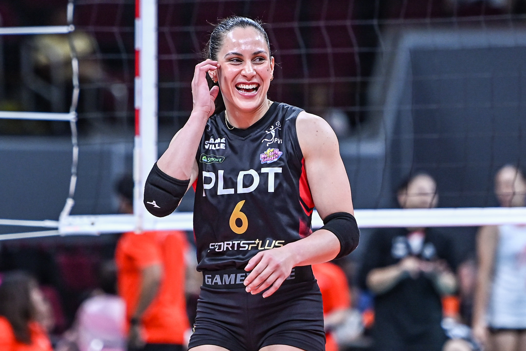 PVL-AFC-26-PLDT-vs.-Farm-Fresh-Savi-Davison-7901 Tubu takes over as Farm Fresh stuns PLDT, stays alive in PVL Semis News PVL Volleyball - philippine sports news