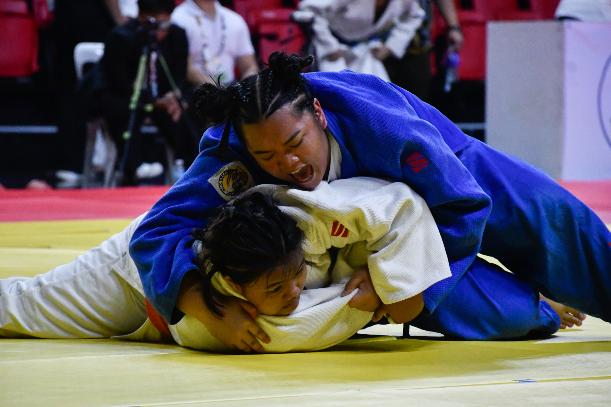 UAAP-88_Judo-Jrs._Final-78KG_UST-Balisi-vs-Gambe-1 UST seizes early lead in UAAP High School Judo ADMU DLSU Judo News UAAP UE UST - philippine sports news